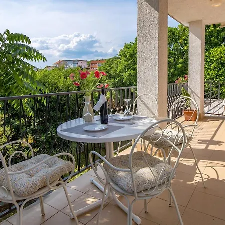 Apartments More * Klenovica