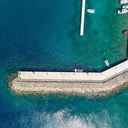 Apartments More * Klenovica