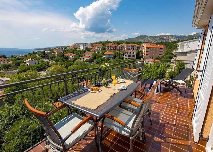 アパート Apartments More *