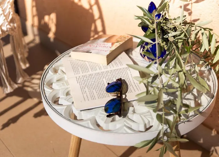 Apartments More アパート *