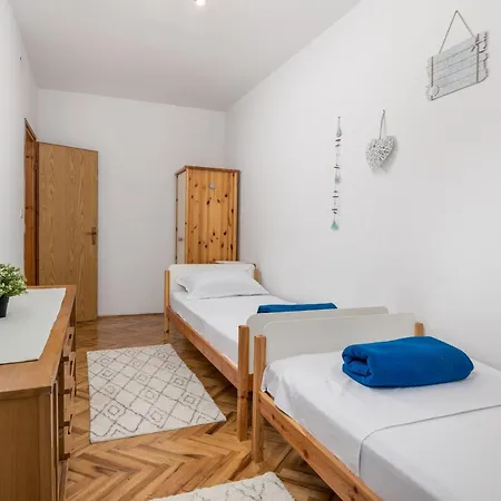 Appartement Apartments More Klenovica