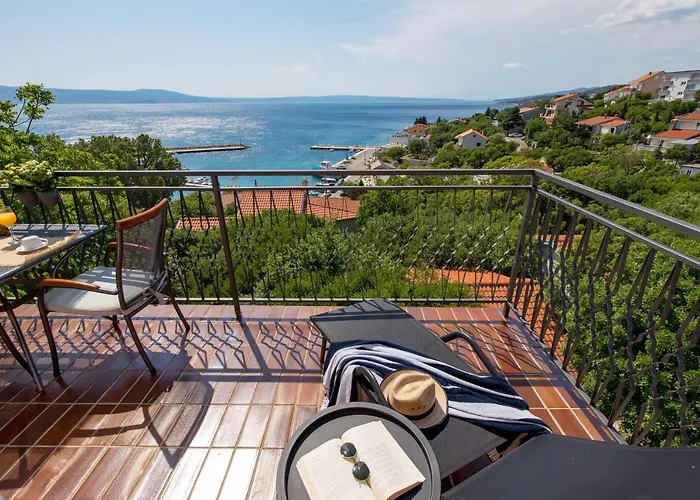 Apartment Apartments More *