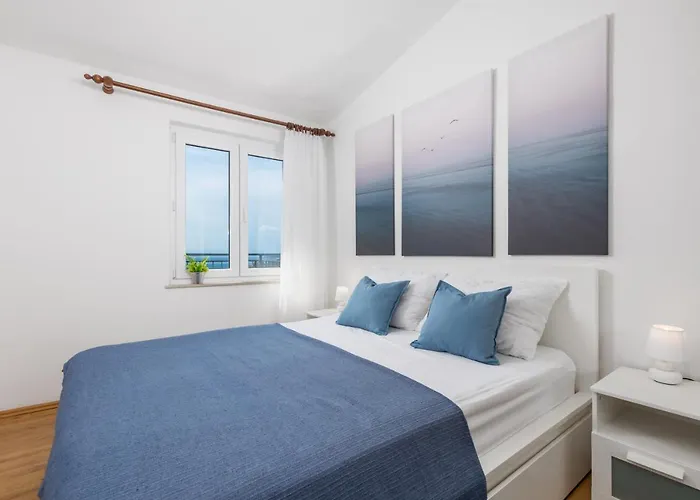 Apartment Apartments More *